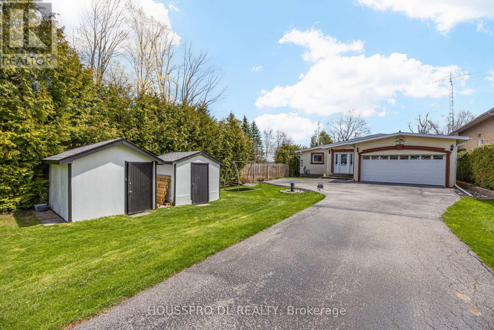 2683 Lakeshore Road E, Oro-Medonte, Ontario  L0L 1T0 - Photo 3 - S13137936