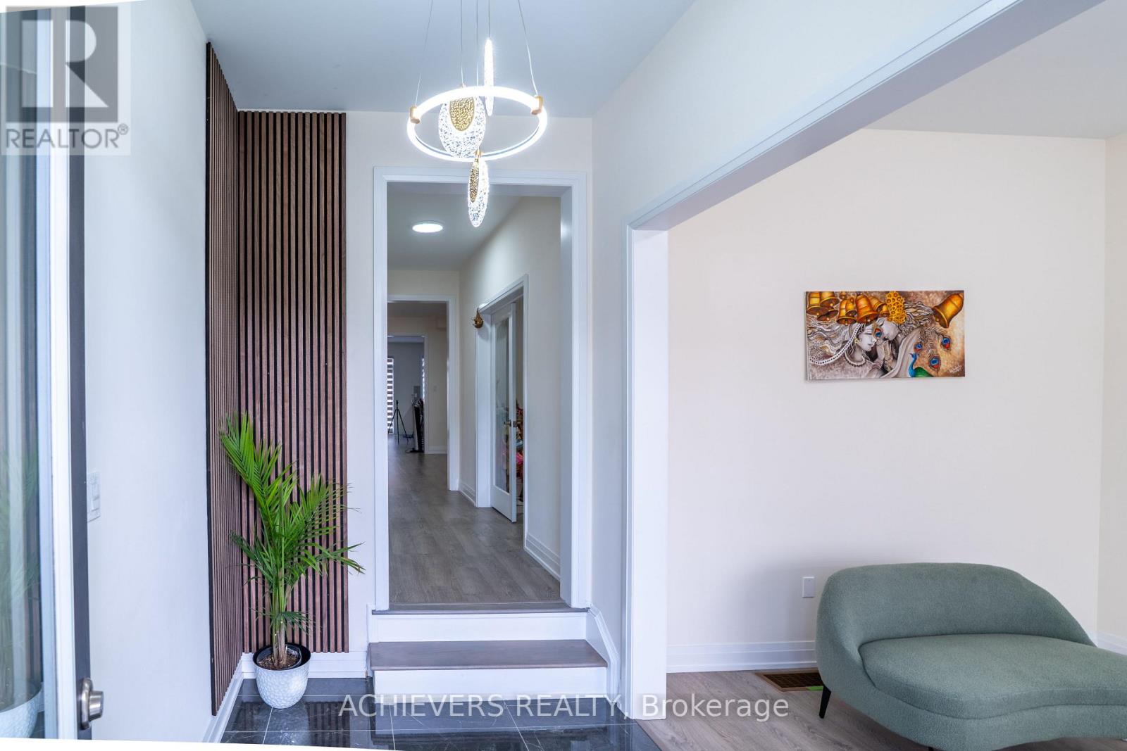 47 Daffodil Road, Springwater, Ontario  L9X 2E1 - Photo 4 - S13137944