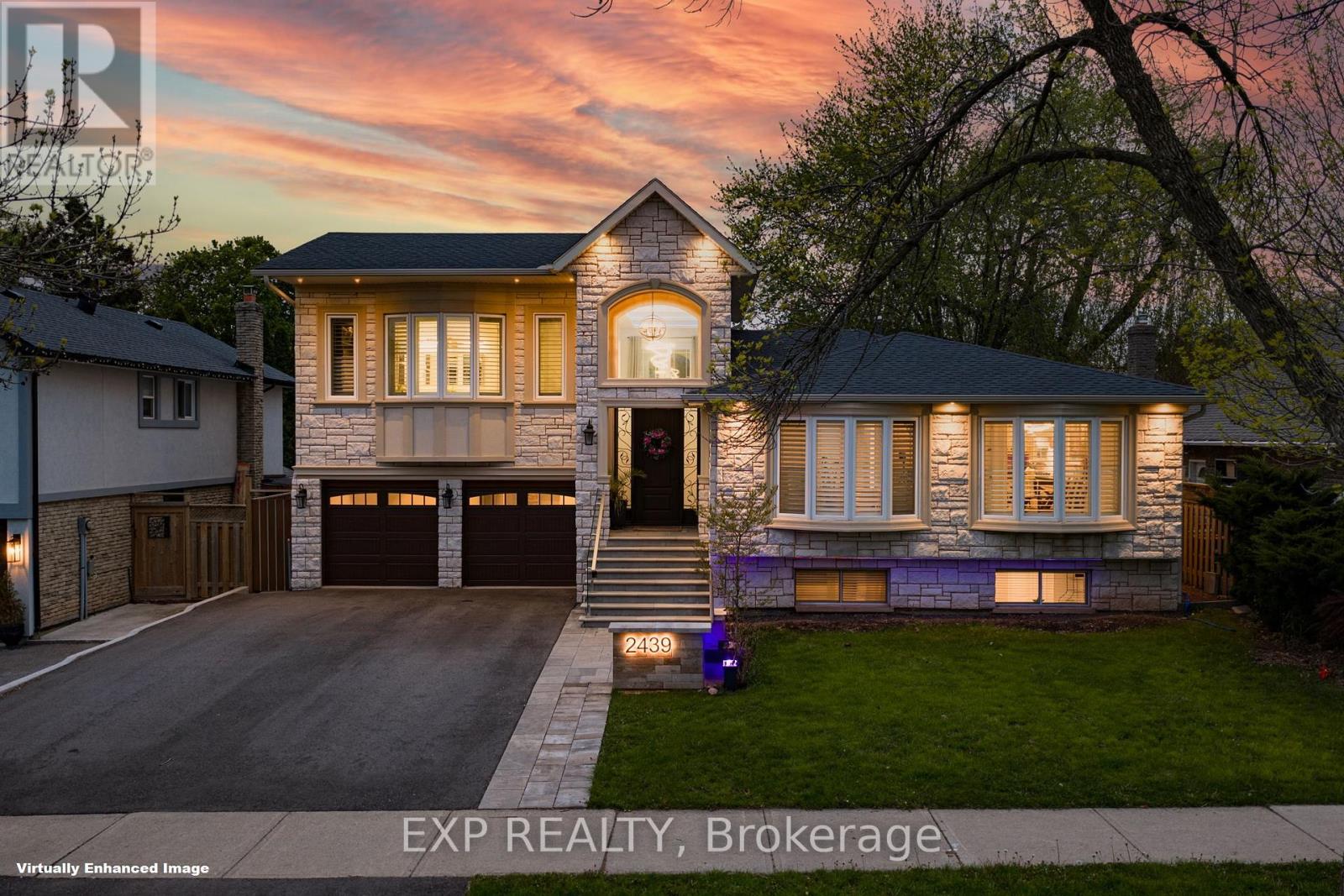 2439 Bridge Road, Oakville, Ontario  L6L 2G9 - Photo 2 - W13137924