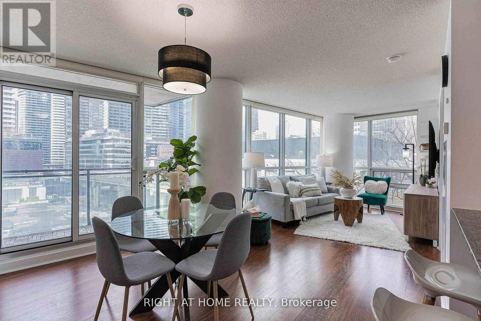 603 - 33 BAY STREET, Toronto, Ontario