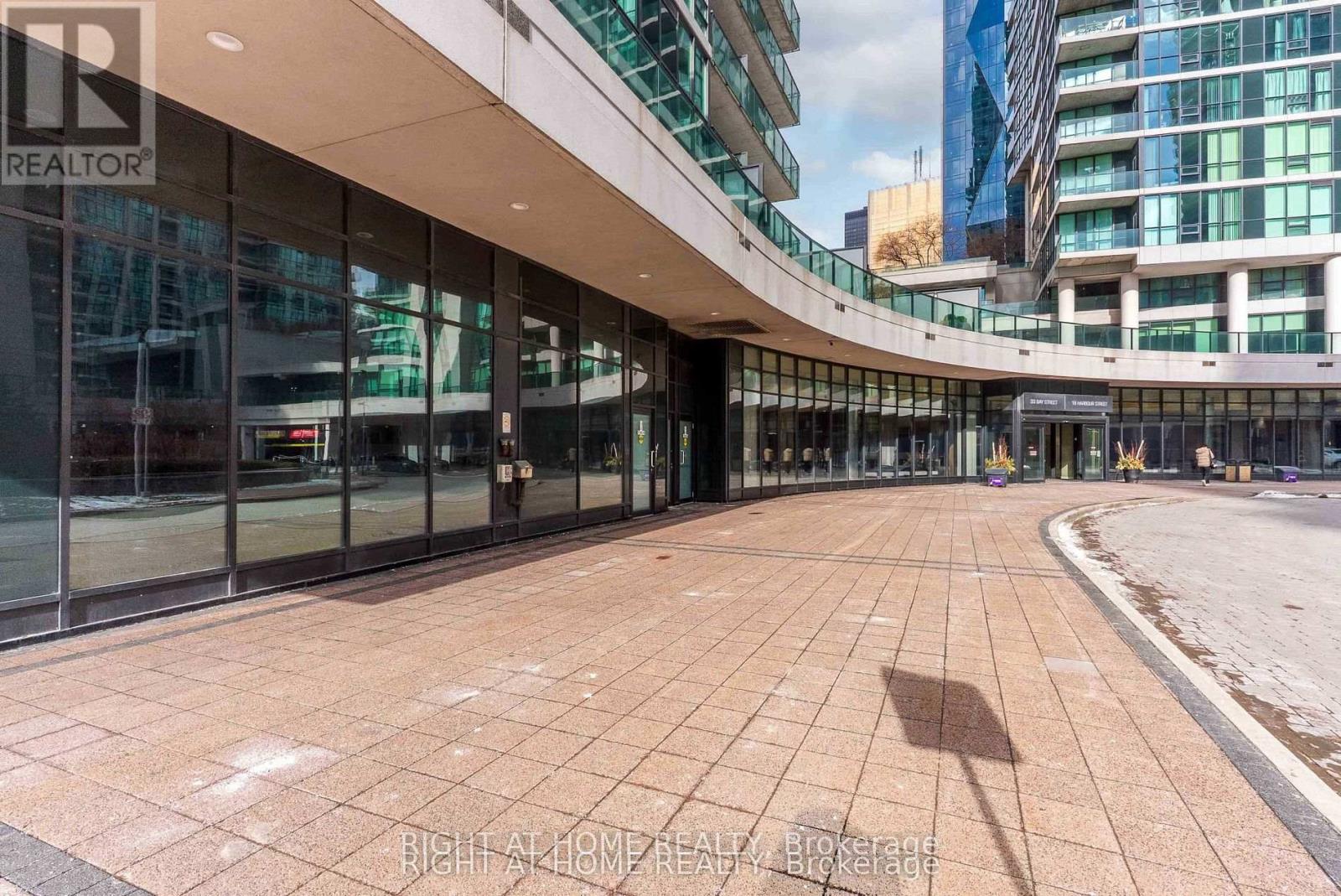 603 - 33 Bay Street, Toronto, Ontario  M5J 2Z3 - Photo 3 - C13137964