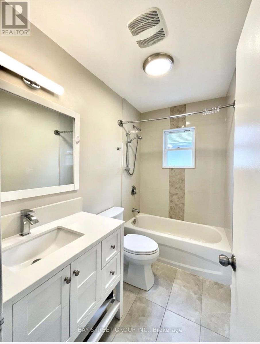 Main Floor - 37 Bayard Avenue, Toronto, Ontario  M1R 4A4 - Photo 11 - E13137970