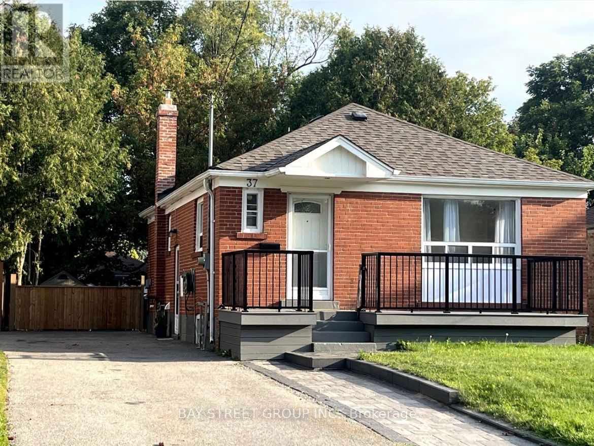 Main Floor - 37 Bayard Avenue, Toronto, Ontario  M1R 4A4 - Photo 2 - E13137970