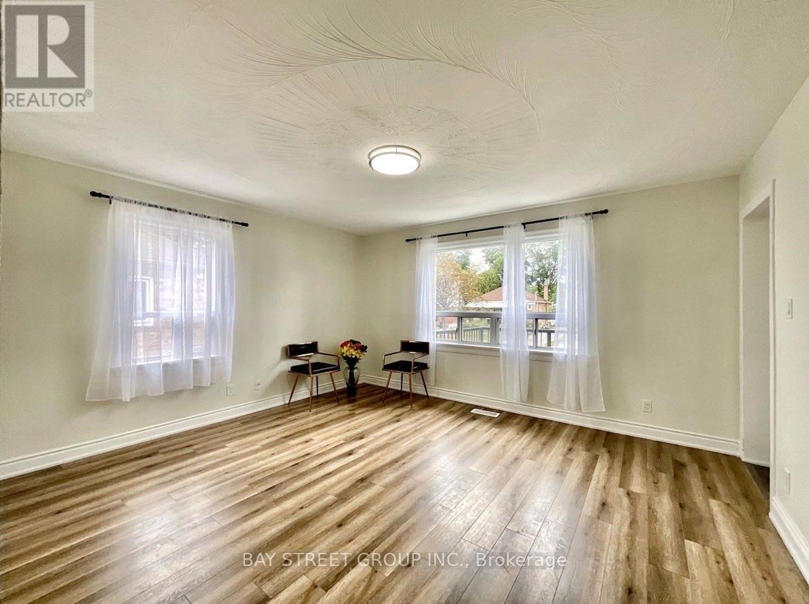 Main Floor - 37 Bayard Avenue, Toronto, Ontario  M1R 4A4 - Photo 4 - E13137970