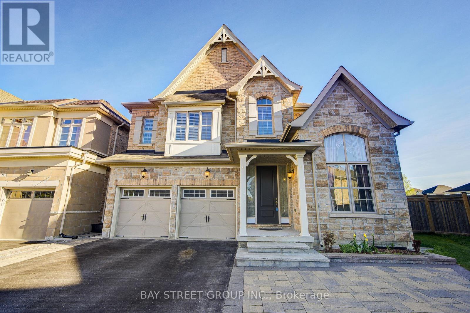 28 Boland Court, Aurora, Ontario  L4G 0W6 - Photo 2 - N13137978