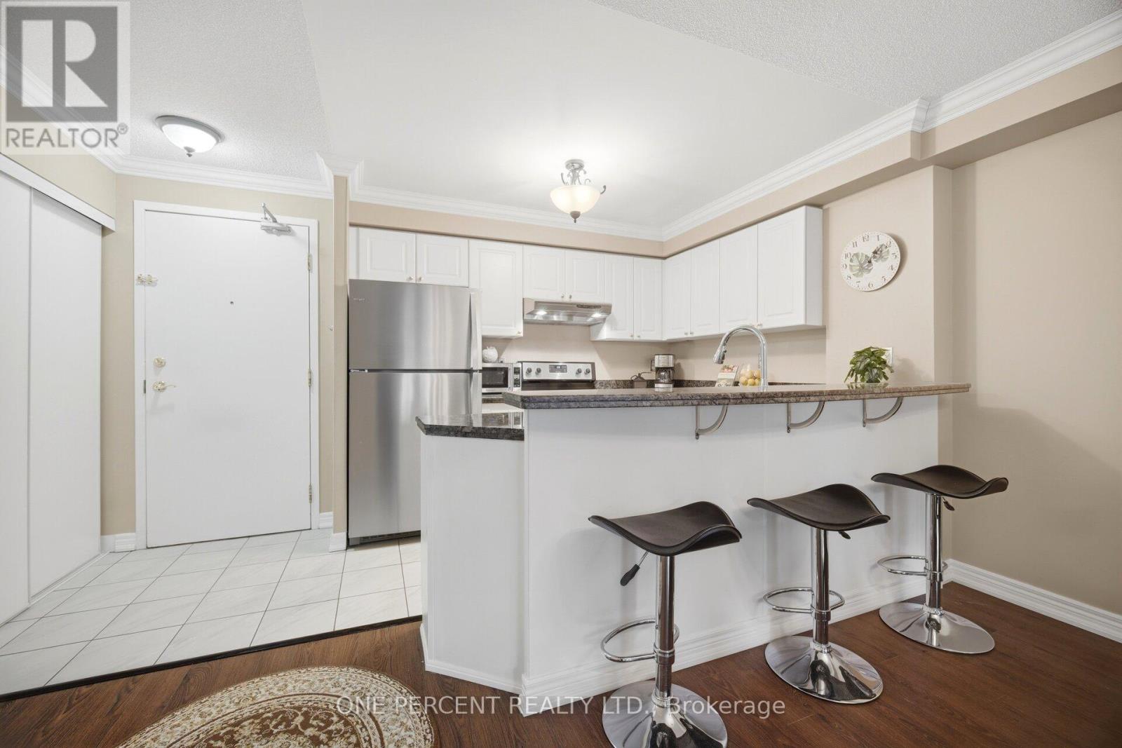 208 - 2301 Parkhaven Boulevard, Oakville, Ontario  L6H 6V6 - Photo 7 - W13137958