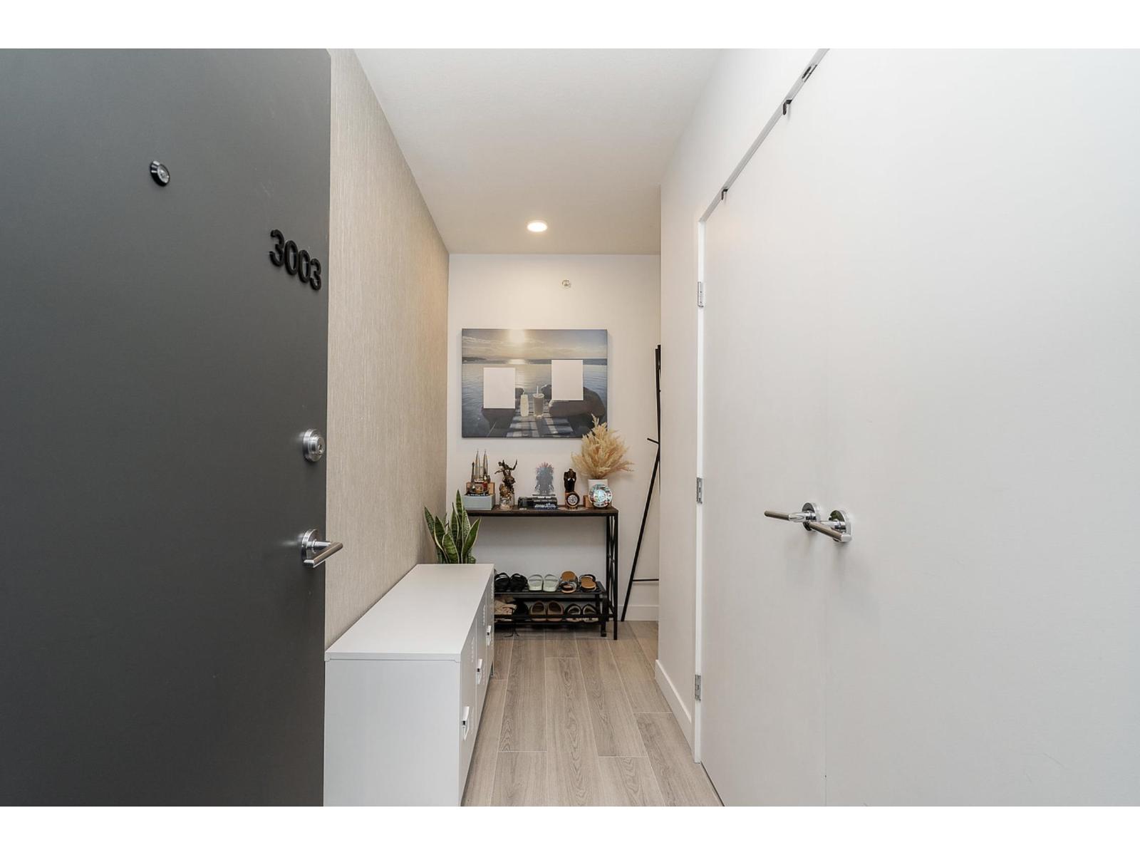 3003 13615 Fraser Highway, Surrey, British Columbia  V3T 0P7 - Photo 4 - R3085290
