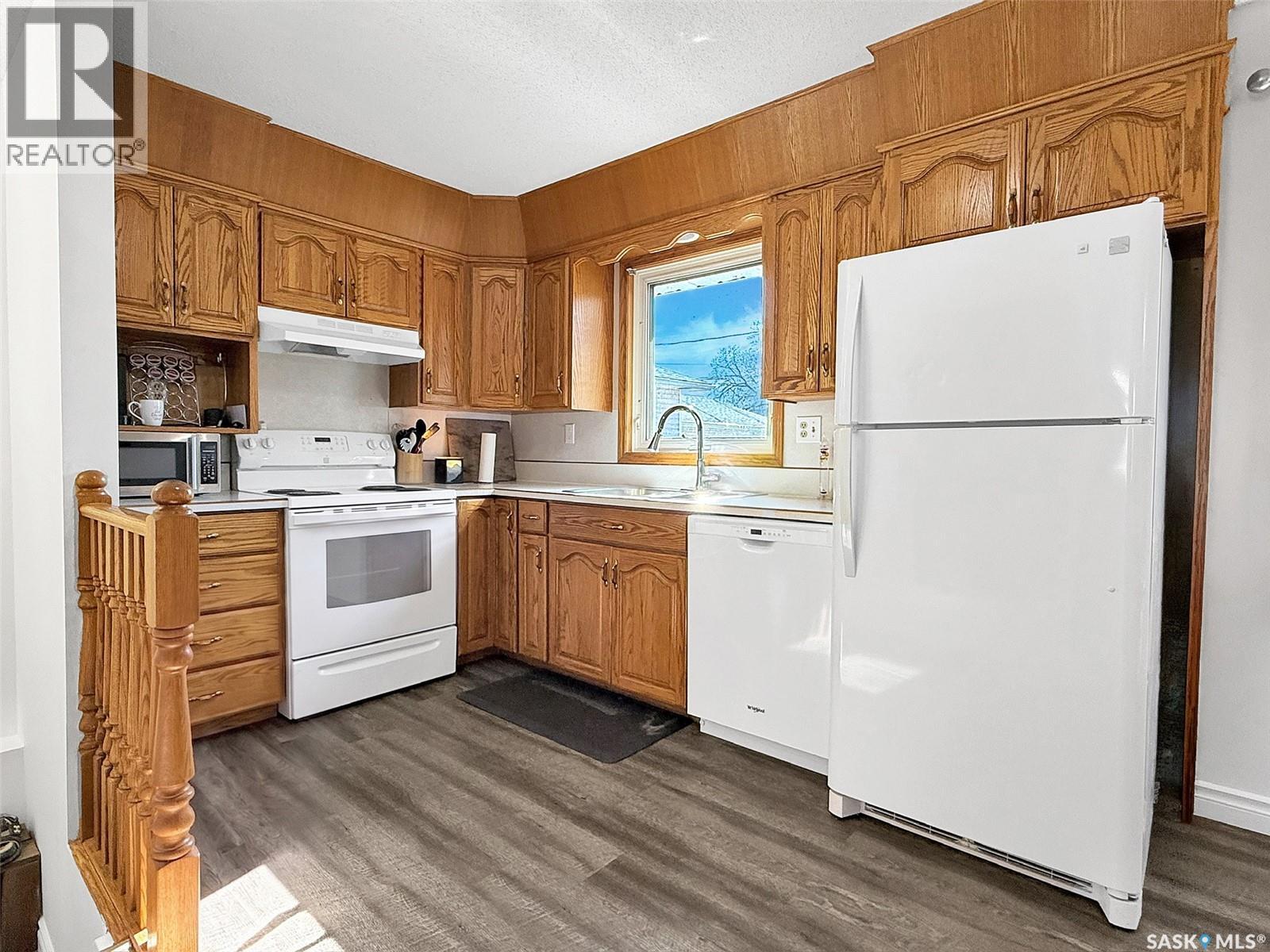 620 8th Avenue Ne, Swift Current, Saskatchewan  S9H 2R3 - Photo 10 - SK036171