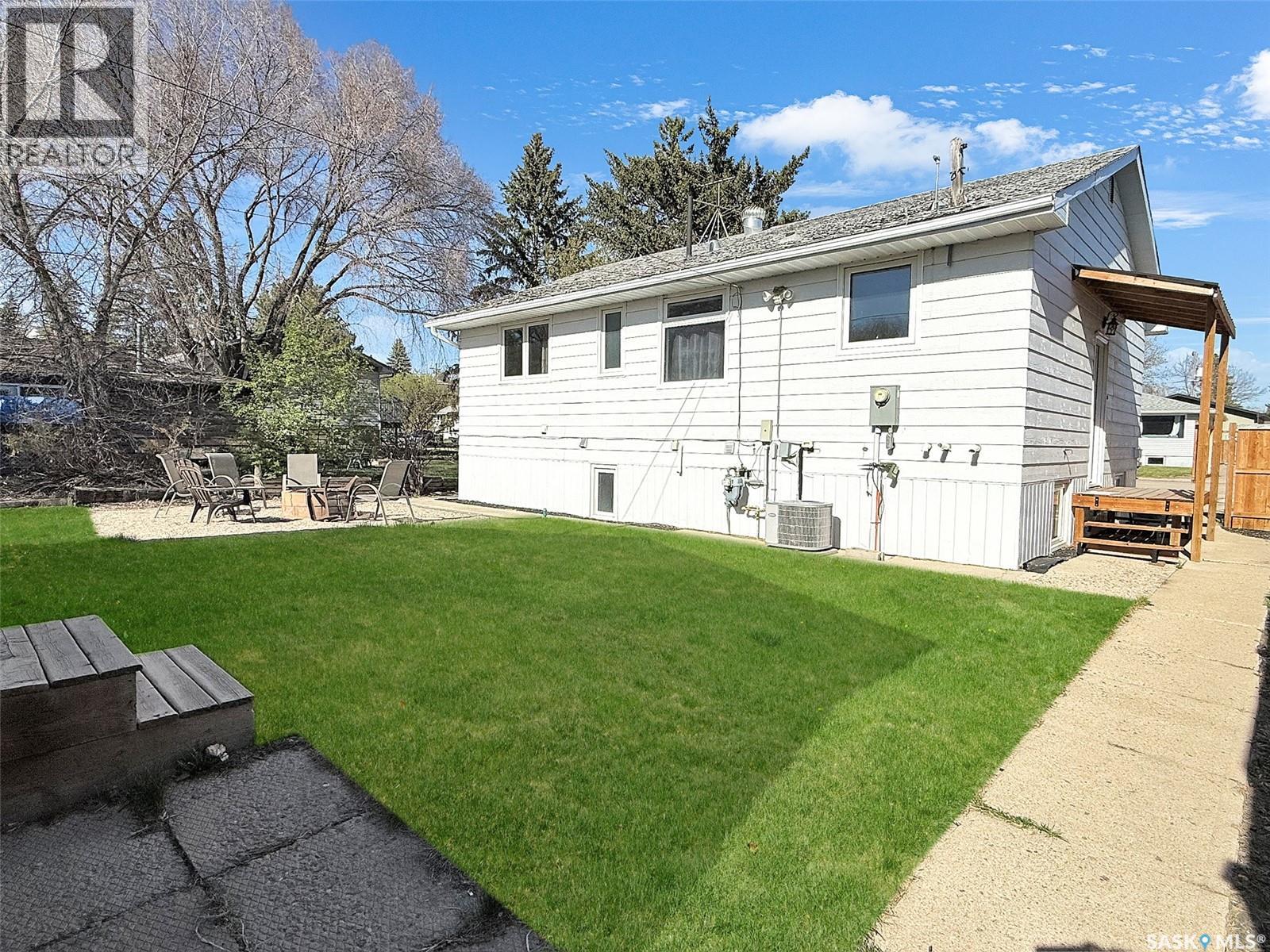 620 8th Avenue Ne, Swift Current, Saskatchewan  S9H 2R3 - Photo 30 - SK036171