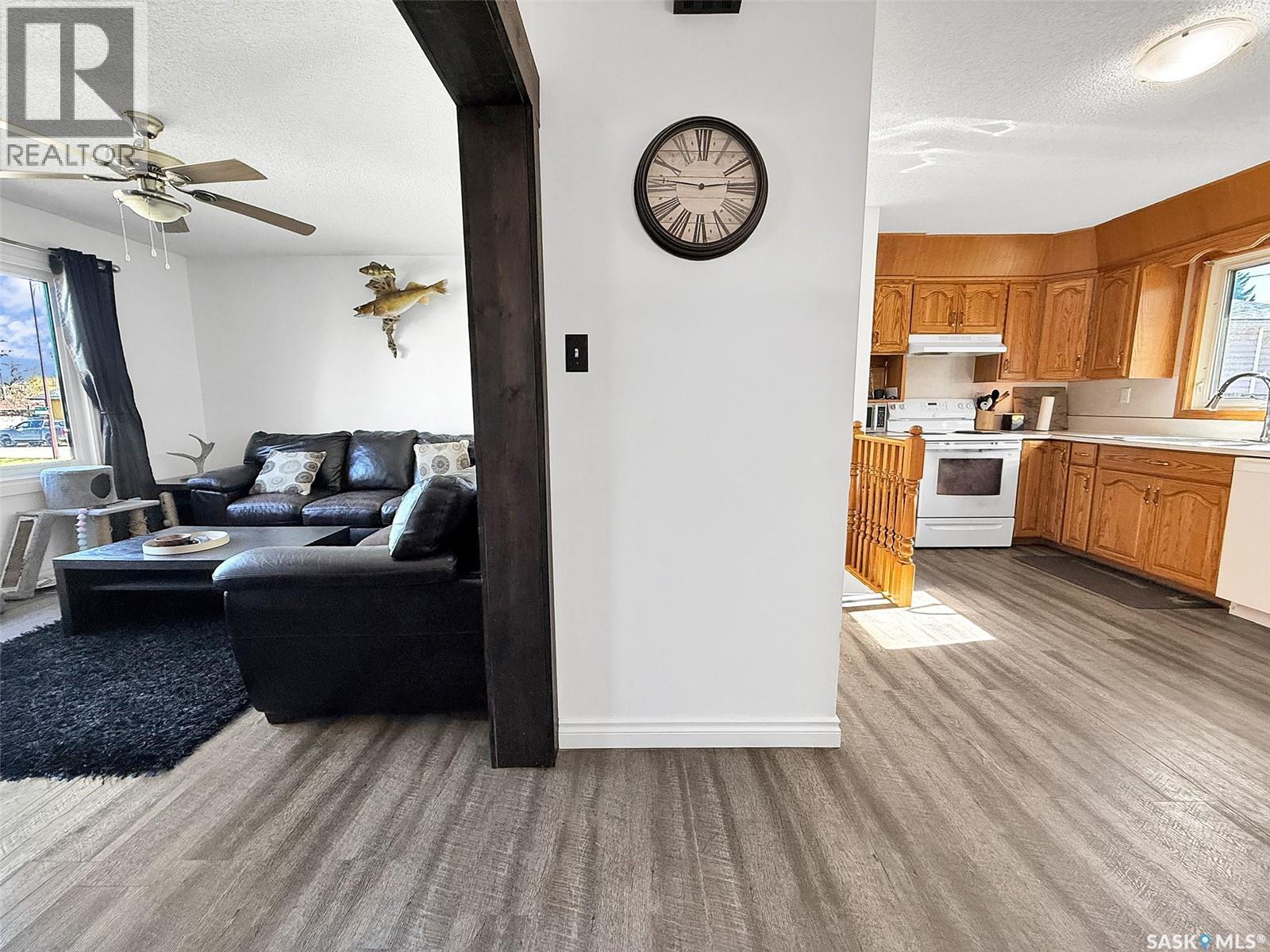 620 8th Avenue Ne, Swift Current, Saskatchewan  S9H 2R3 - Photo 7 - SK036171