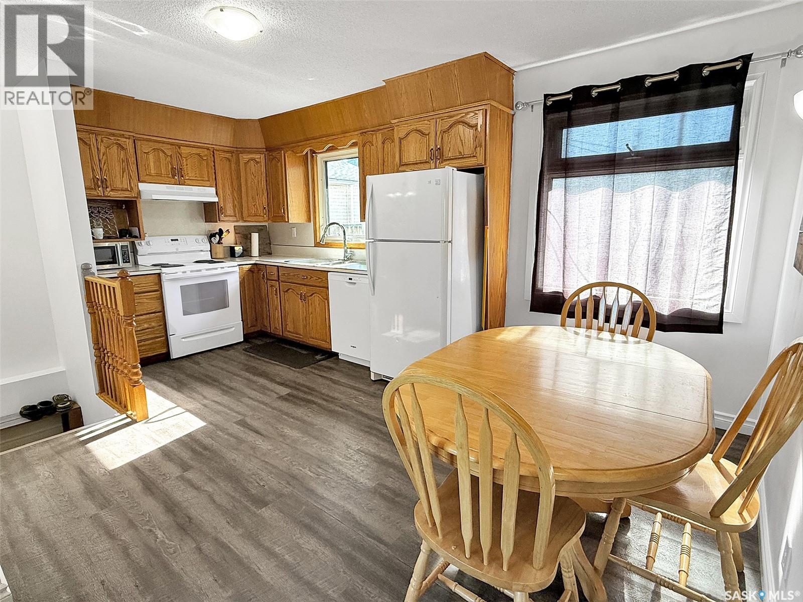620 8th Avenue Ne, Swift Current, Saskatchewan  S9H 2R3 - Photo 9 - SK036171
