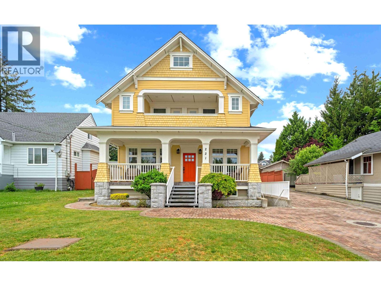 221 NINTH AVENUE, New Westminster, British Columbia
