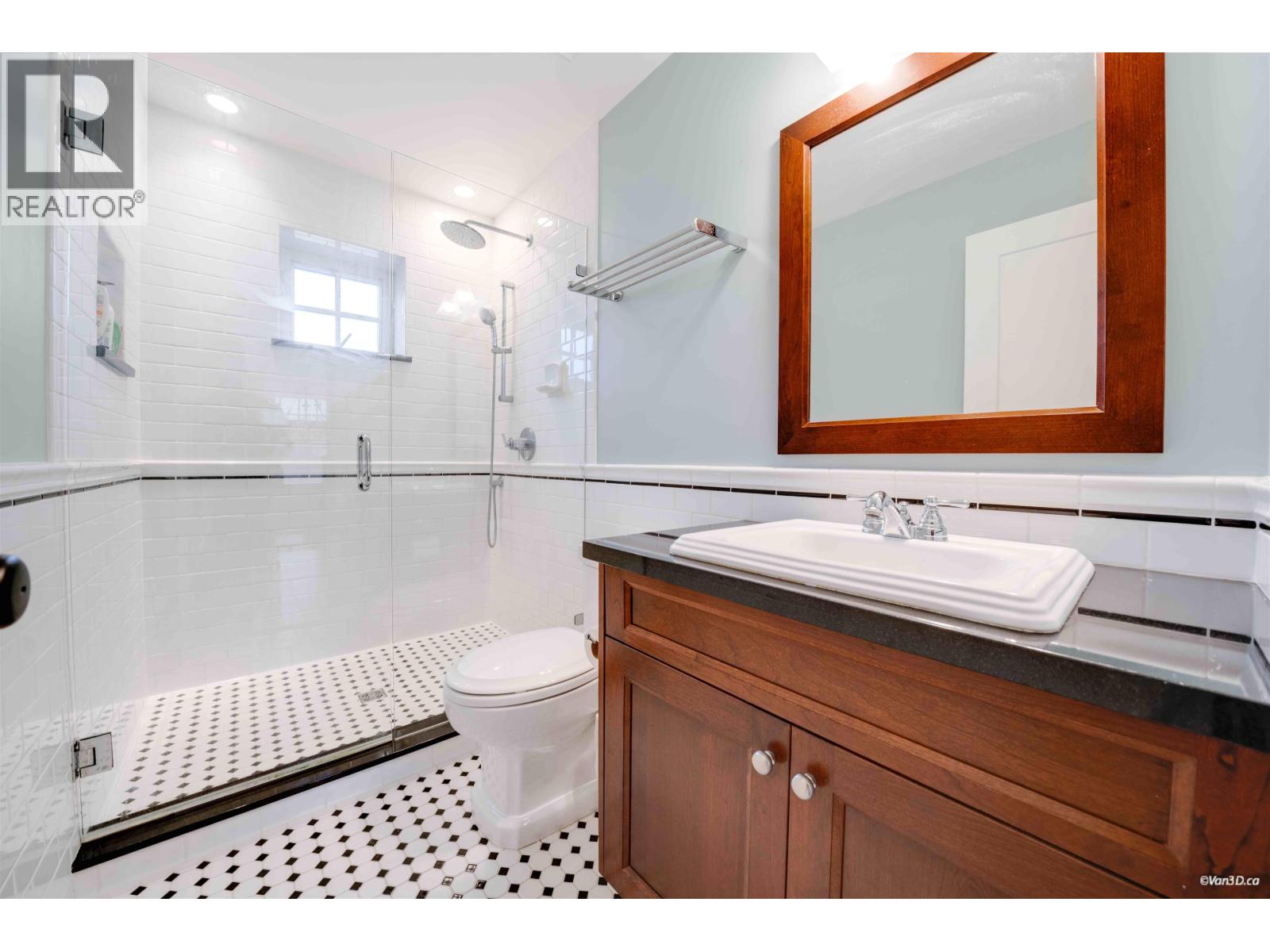 221 Ninth Avenue, New Westminster, British Columbia  V3L 2A2 - Photo 25 - R3122479