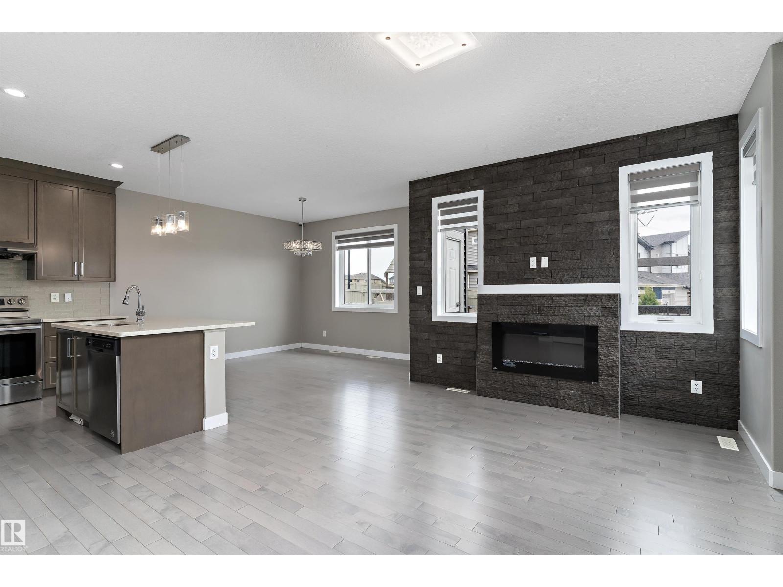 8729 Carson Wy Sw, Edmonton, Alberta  T6W 3K8 - Photo 3 - E4488255