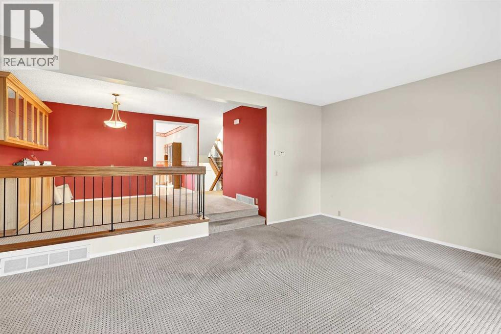 172 Glamis Terrace SW, Calgary, Alberta  T3E 6V3 - Photo 8 - A2290746