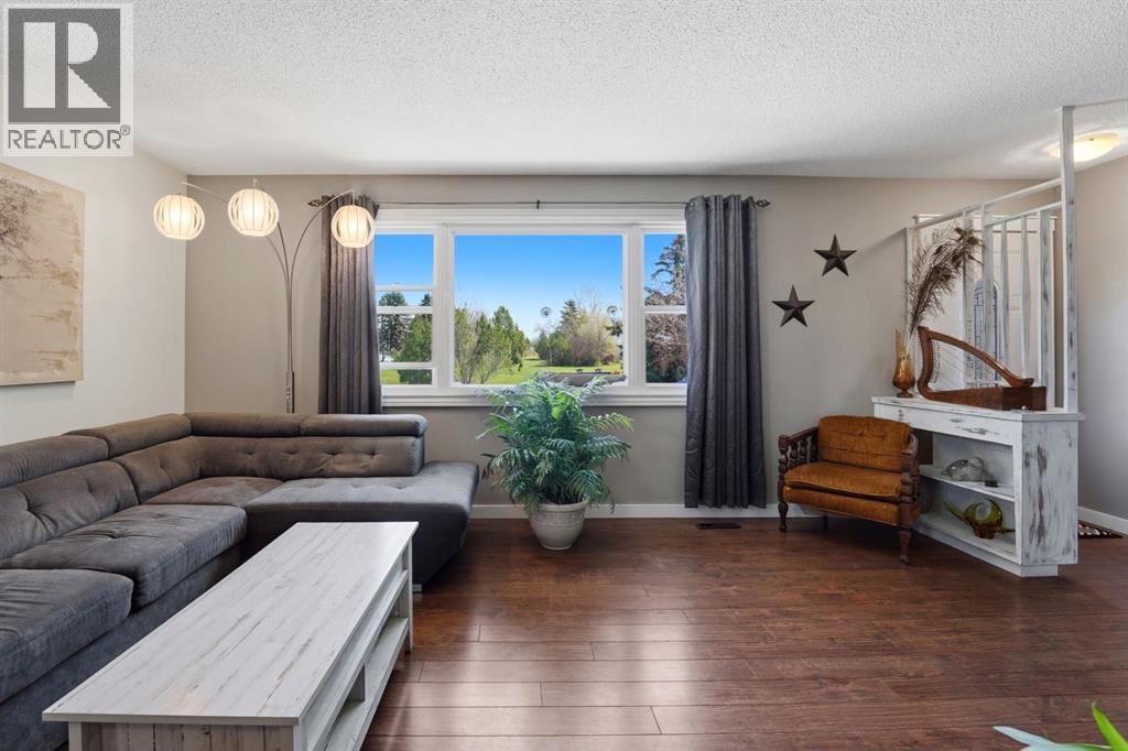 26 Odstone Green, Red Deer, Alberta  T4N 5H9 - Photo 4 - A2310819