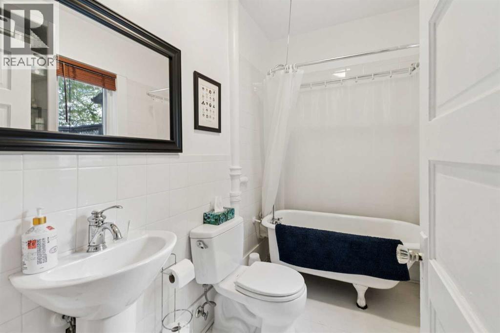 1305 20 Avenue NW, Calgary, Alberta  T2M 1G4 - Photo 11 - A2311188