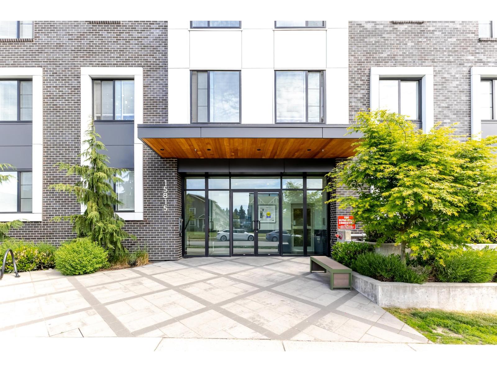206 15815 85 Avenue, Surrey, British Columbia  V4N 6X5 - Photo 2 - R3124175