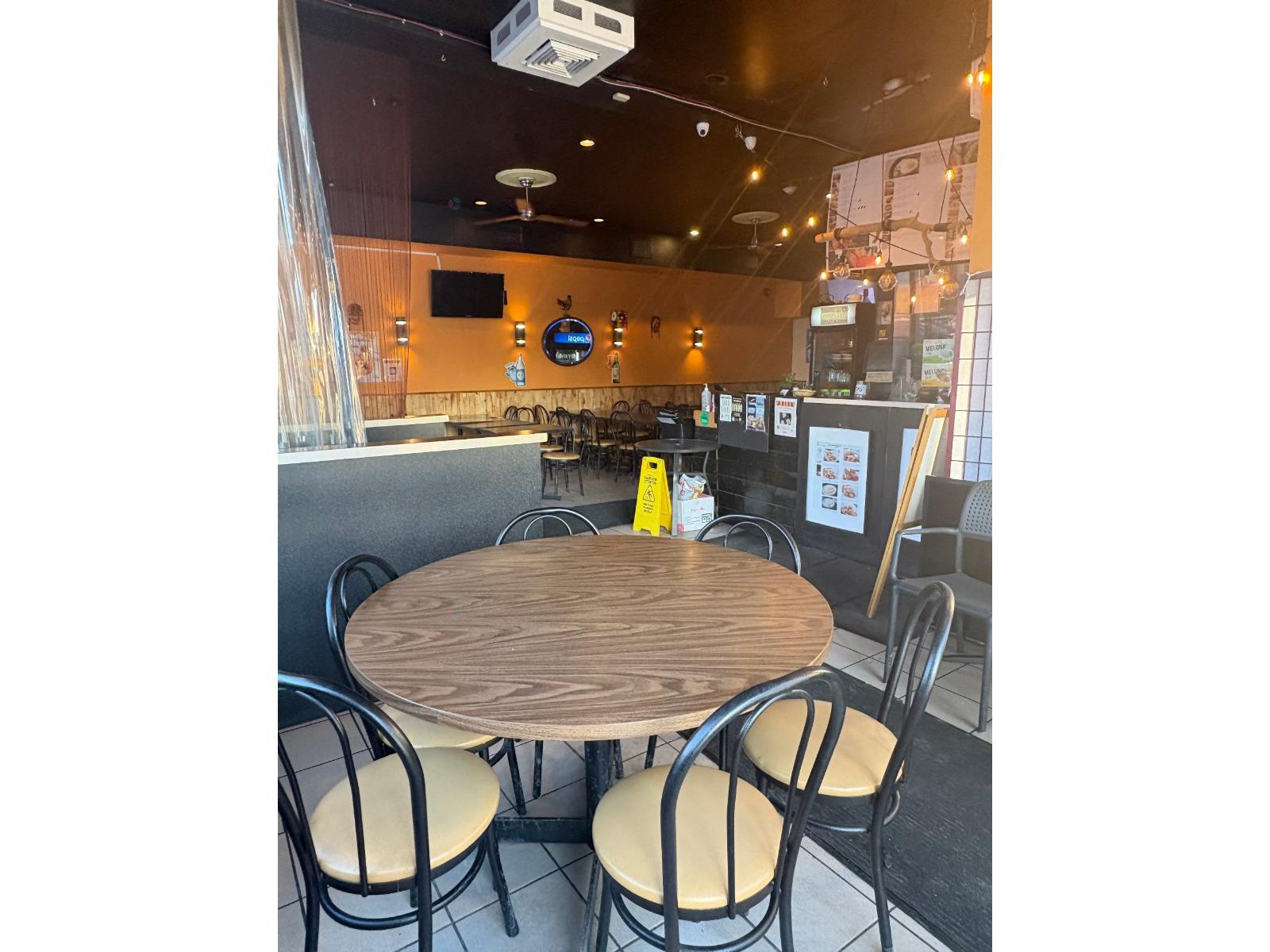 6290 Av. Somerled Montréal (Côte-des-Neiges/Notre-Dame-de-Grâce) Quebec Canada H3X2B6 4