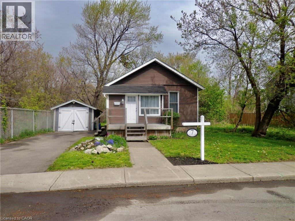 7 North Park Avenue, Hamilton, Ontario  L8M 7G7 - Photo 2 - 40809139