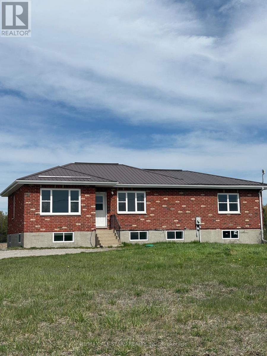 488 Fenel Road, Kawartha Lakes, Ontario  K0M 2T0 - Photo 2 - X12887374