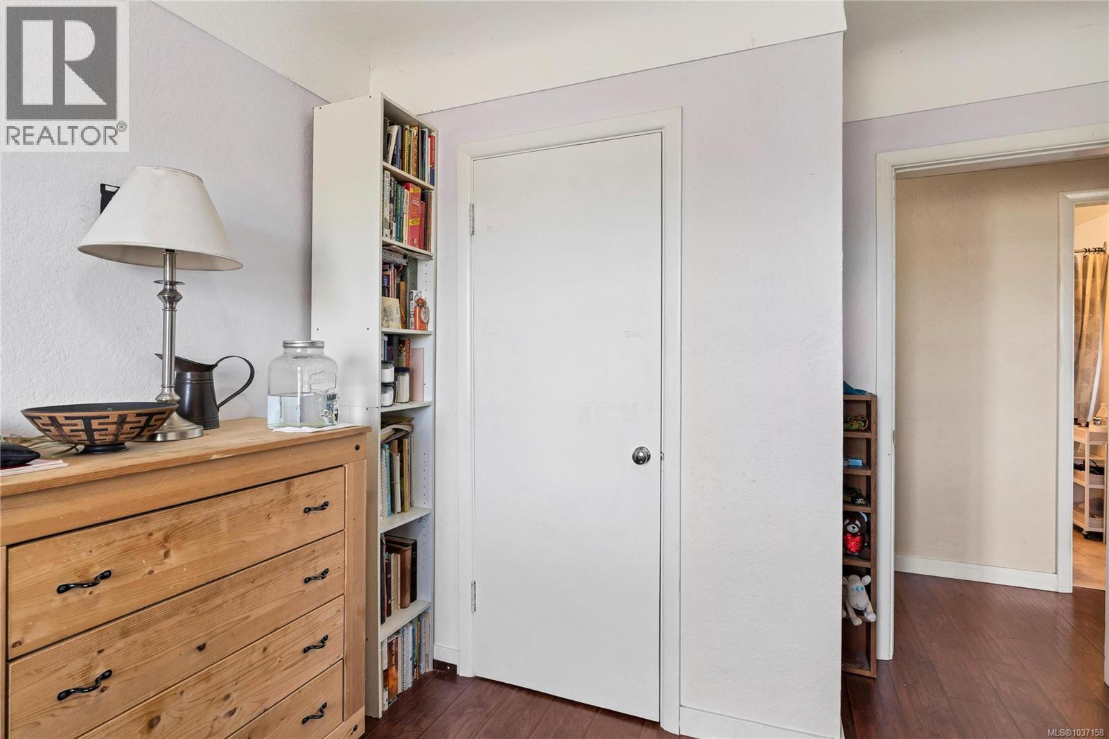 565 Baker St, Saanich, British Columbia  V8Z 2H6 - Photo 19 - 1037158