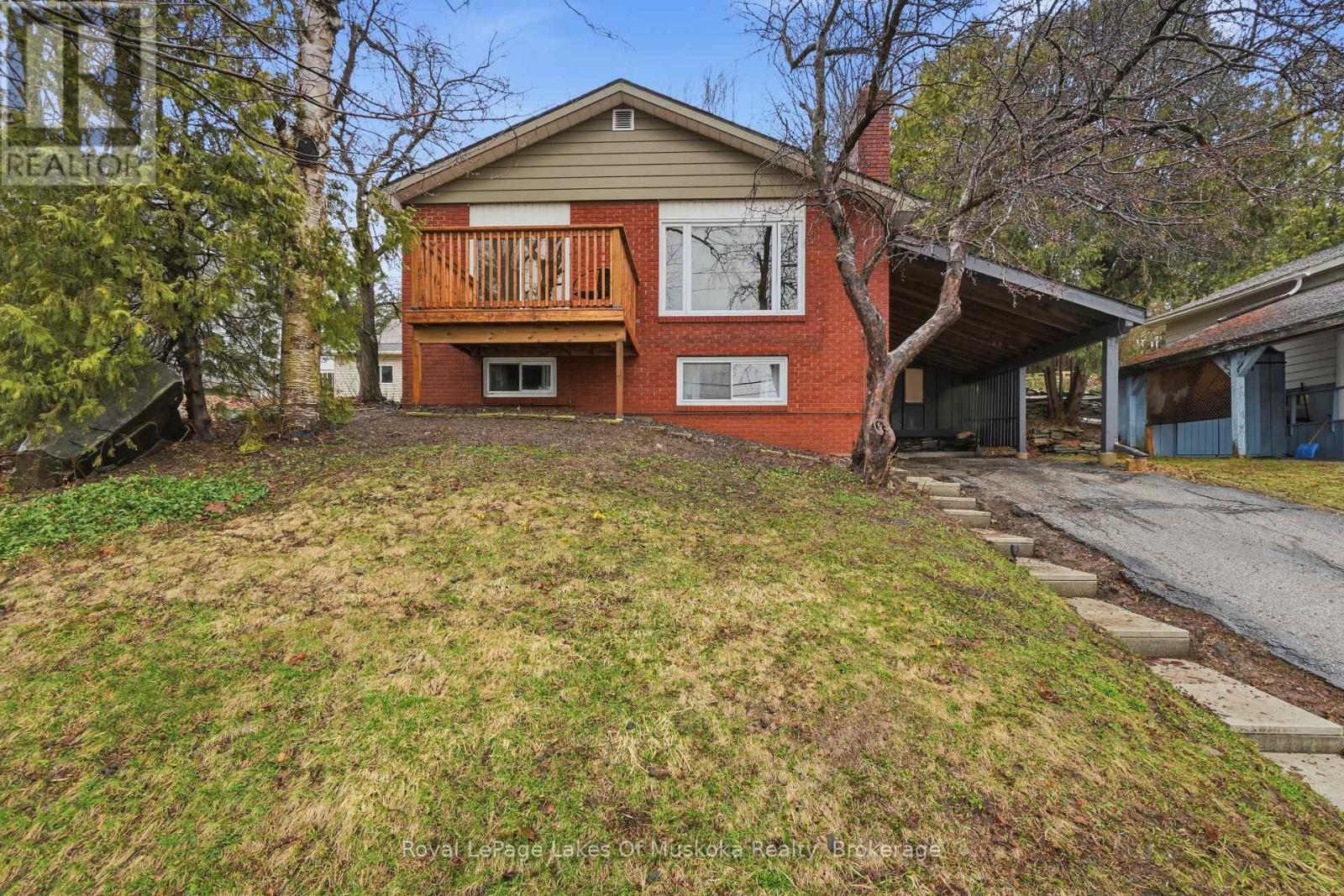 12 Manominee Street, Huntsville, Ontario  P1H 1H2 - Photo 2 - X13109850