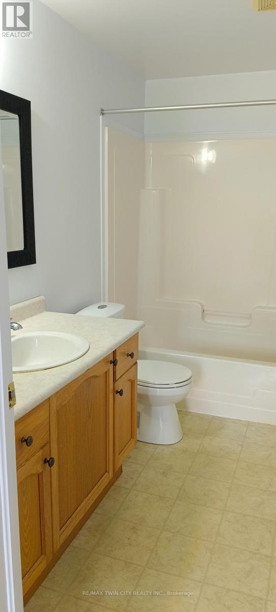 520 Chablis Drive, Waterloo, Ontario  N2T 2X9 - Photo 26 - X12627206
