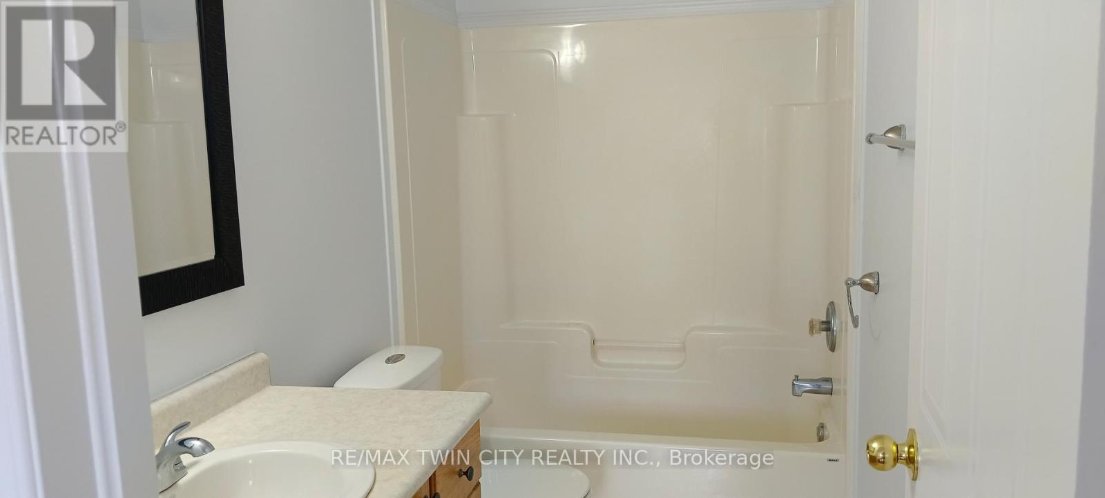 520 Chablis Drive, Waterloo, Ontario  N2T 2X9 - Photo 27 - X12627206