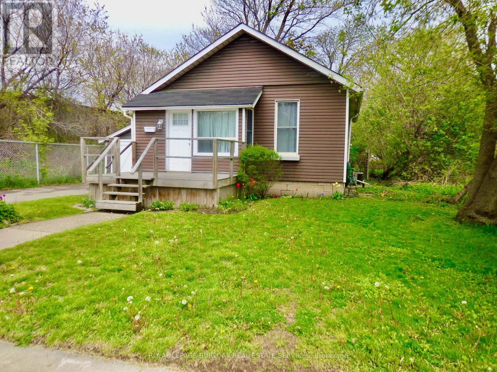 7 North Park Avenue, Hamilton, Ontario  L8M 7G7 - Photo 2 - X12857770