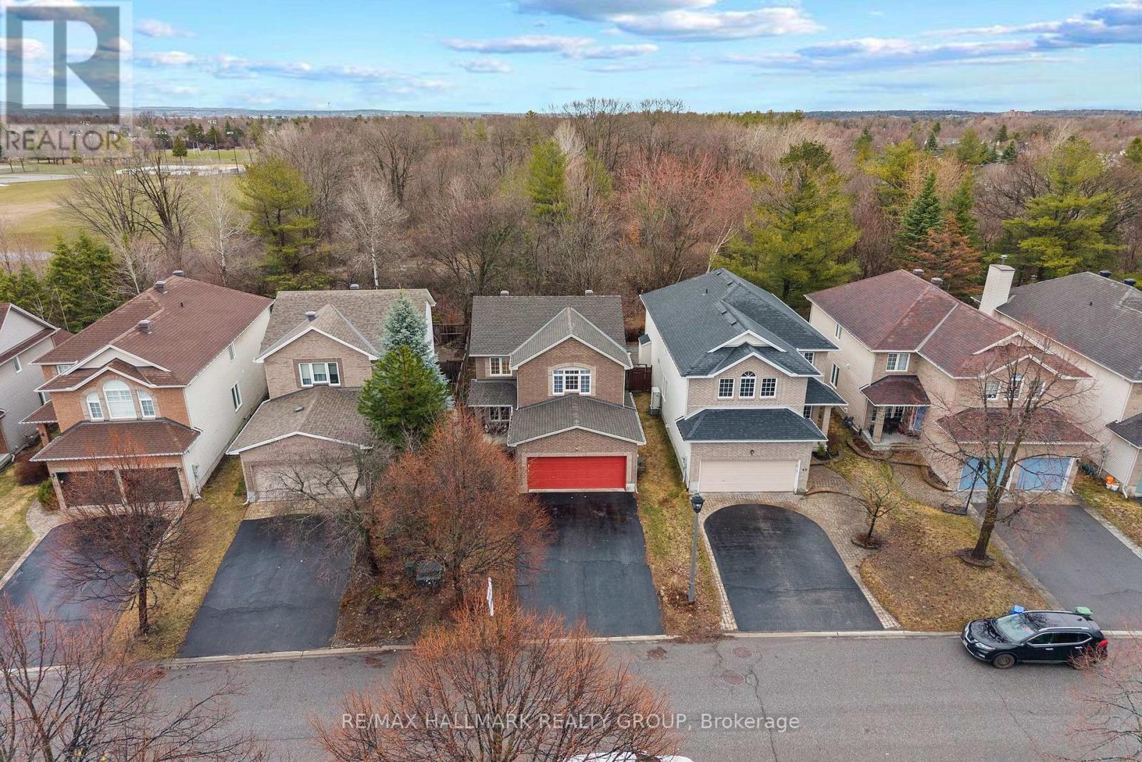 42 NORTOBA CRESCENT, Ottawa, Ontario