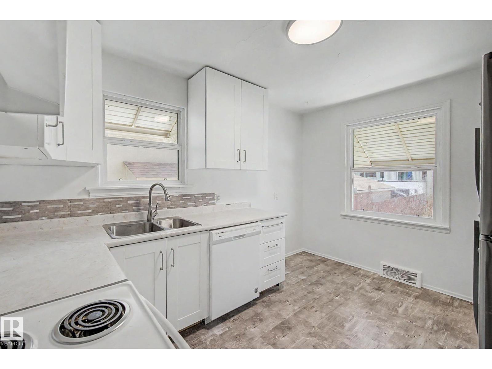 9276 86 St Nw, Edmonton, Alberta  T6C 3E4 - Photo 12 - E4488260