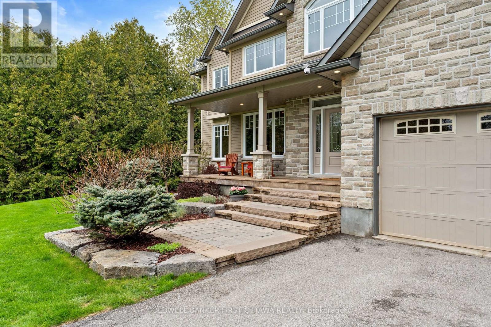 231 Ironstone Court, Ottawa, Ontario  K2S 0L4 - Photo 2 - X13138028