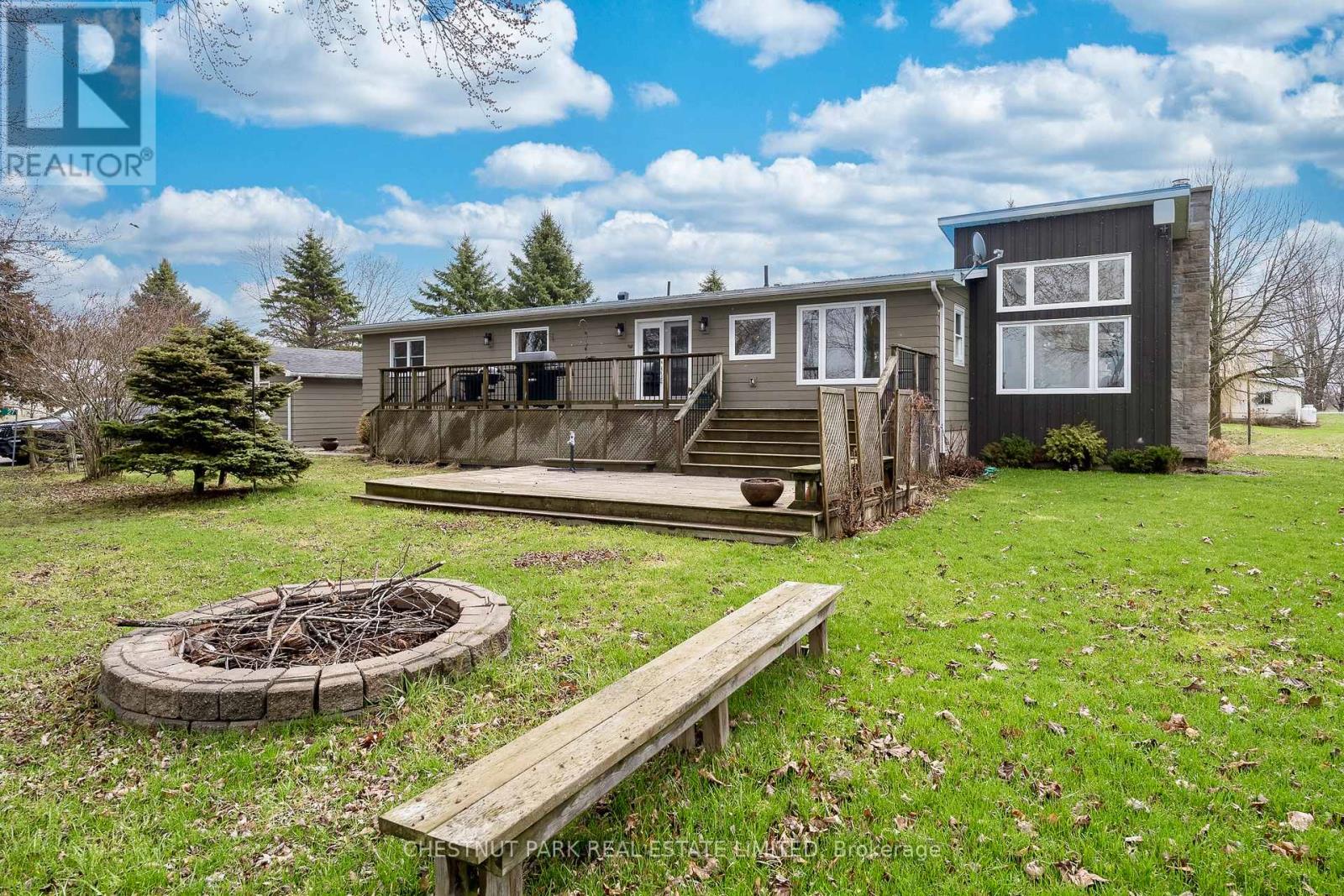 27 CARMANS LANE, Prince Edward County, Ontario