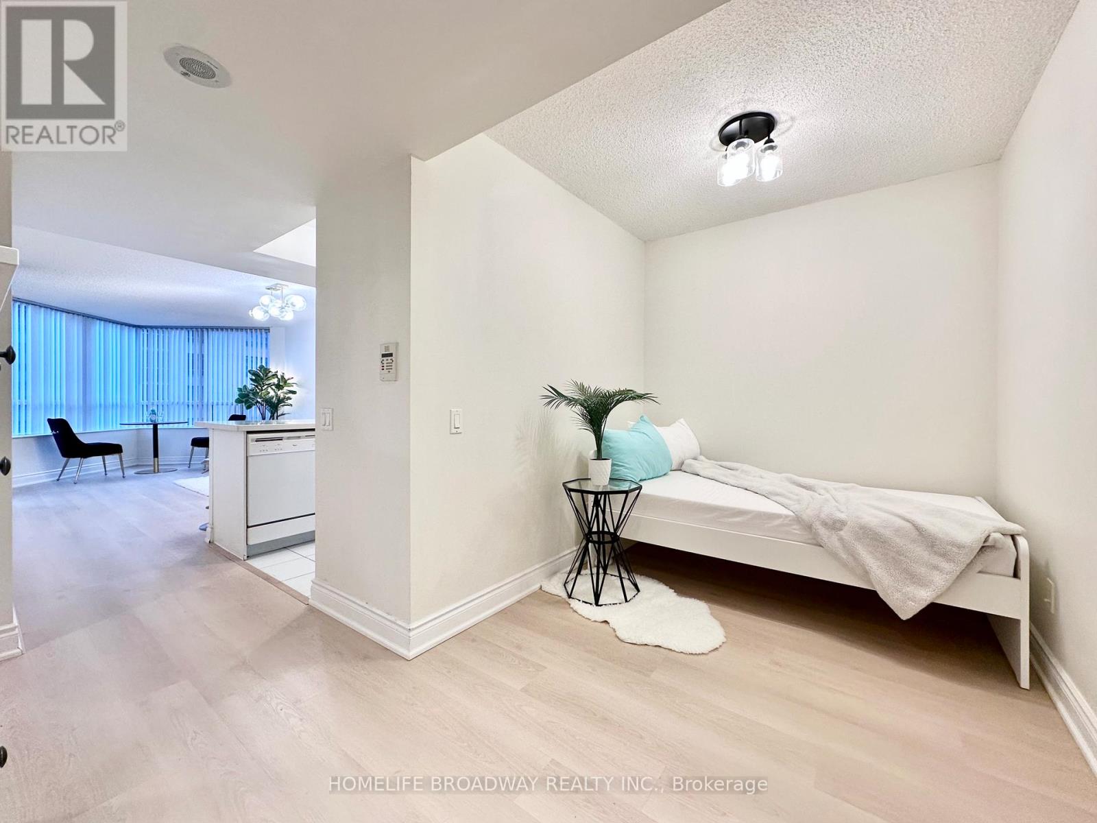 521 - 15 Northtown Way, Toronto, Ontario M2N 7A2 - Photo 3 - C13137998