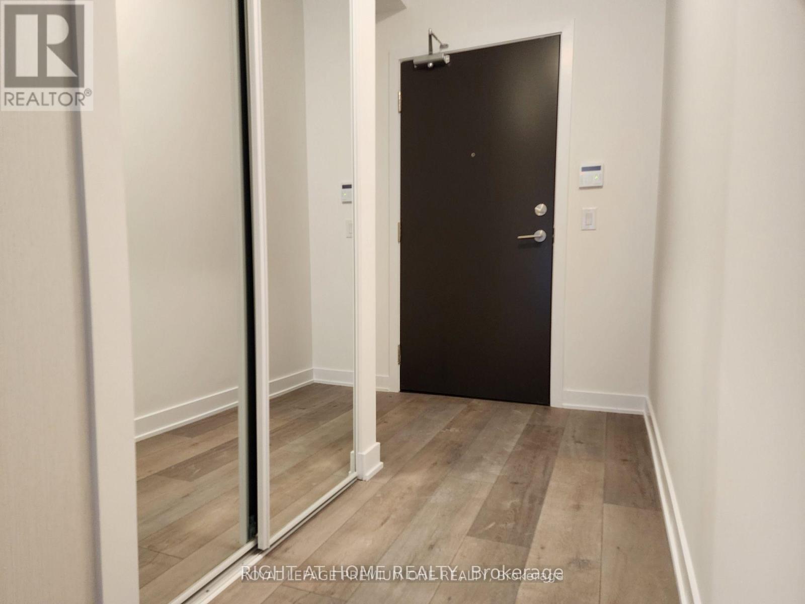 502 - 10 Honeycrisp Crescent, Vaughan, Ontario  L4K 0M7 - Photo 4 - N13137982
