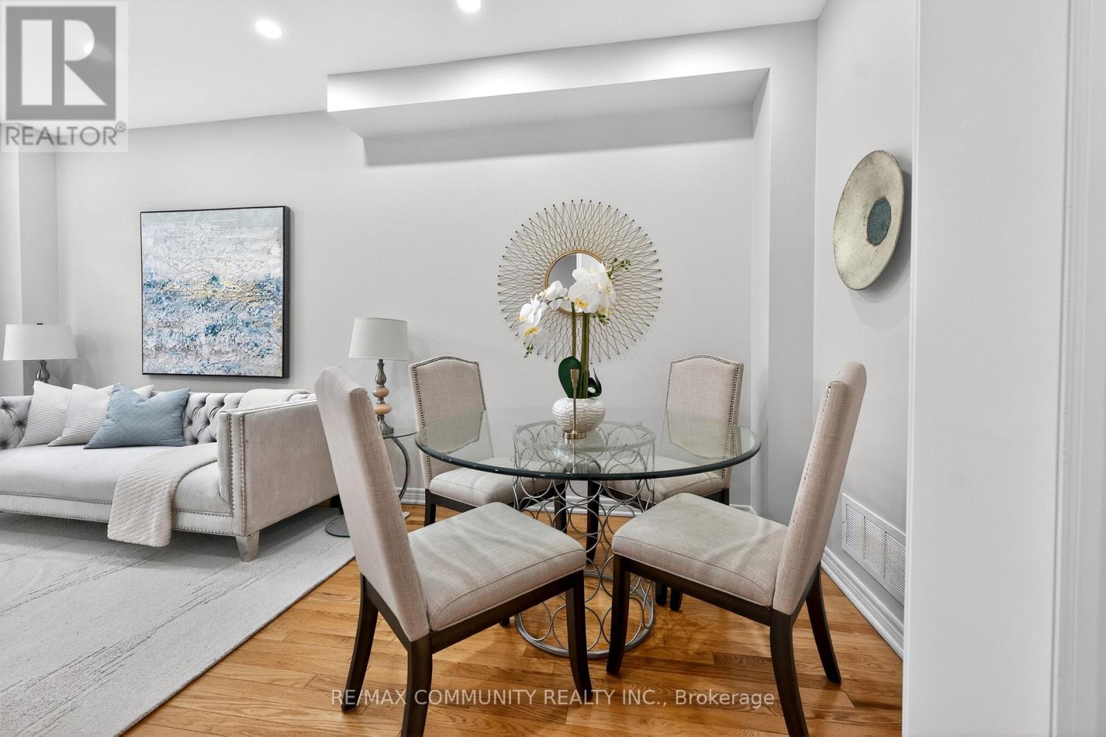 28 Radmore Place, Markham, Ontario  L6B 0G7 - Photo 11 - N13138050