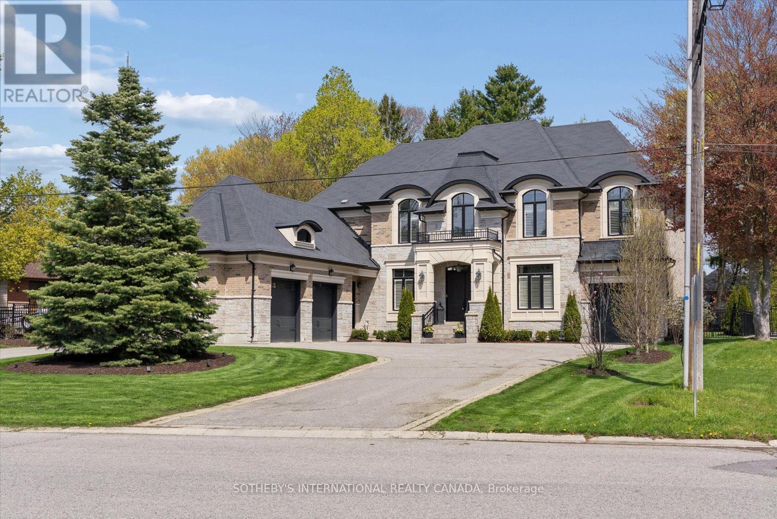 112 WOODVIEW DRIVE, Pickering, Ontario