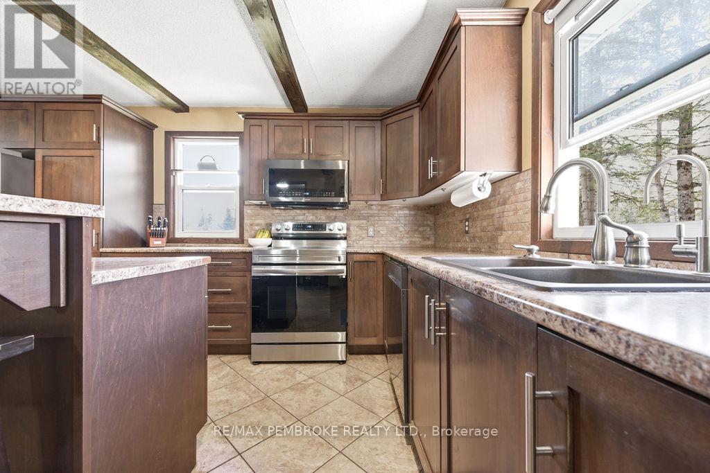 32323 17 Highway, Laurentian Hills, Ontario  K0J 1P0 - Photo 13 - X13138112