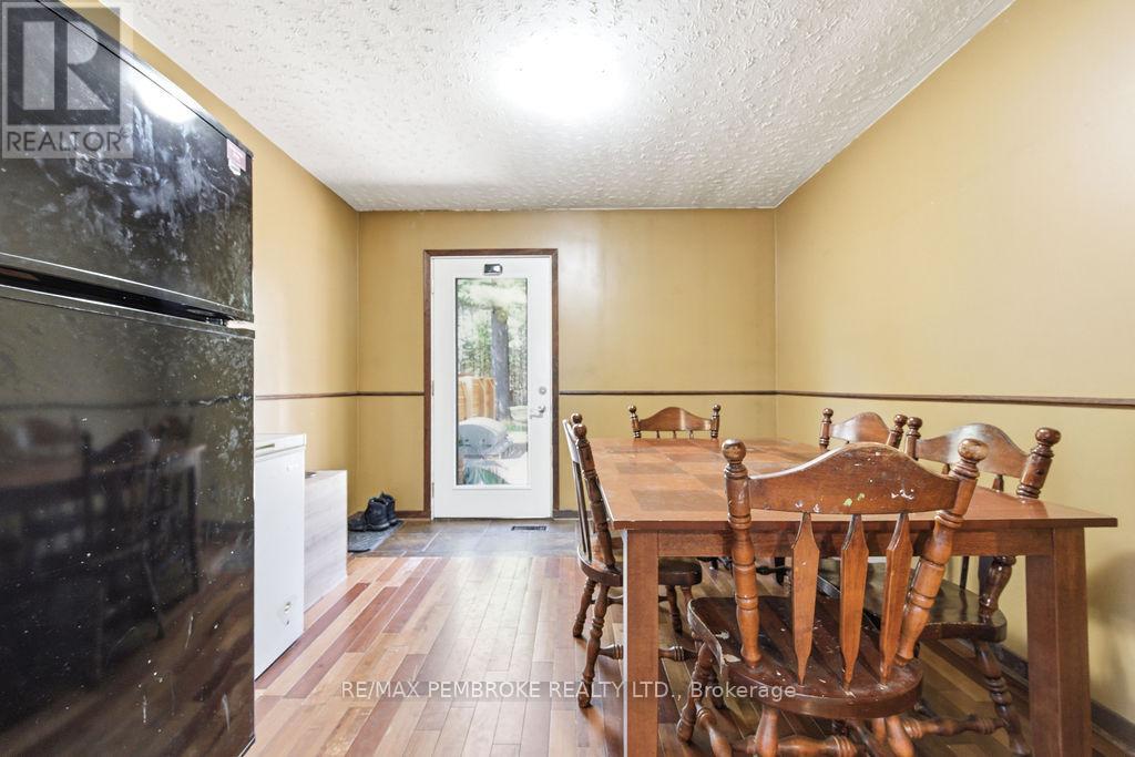 32323 17 Highway, Laurentian Hills, Ontario  K0J 1P0 - Photo 14 - X13138112