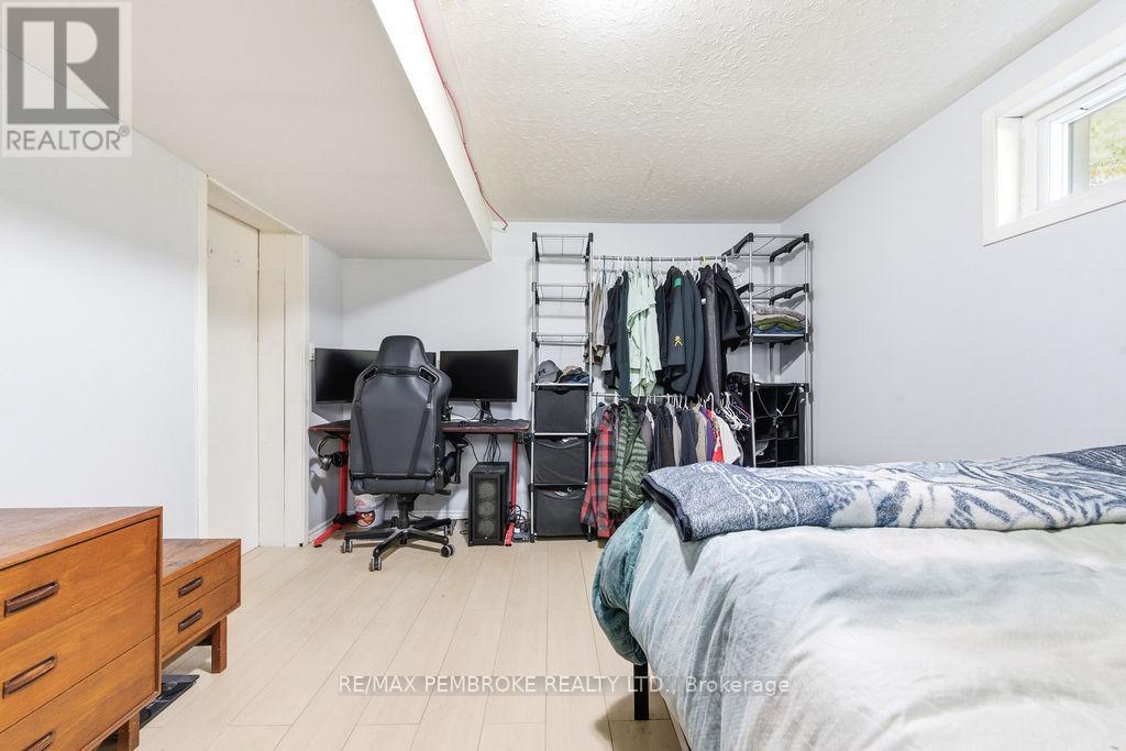 32323 17 Highway, Laurentian Hills, Ontario  K0J 1P0 - Photo 27 - X13138112