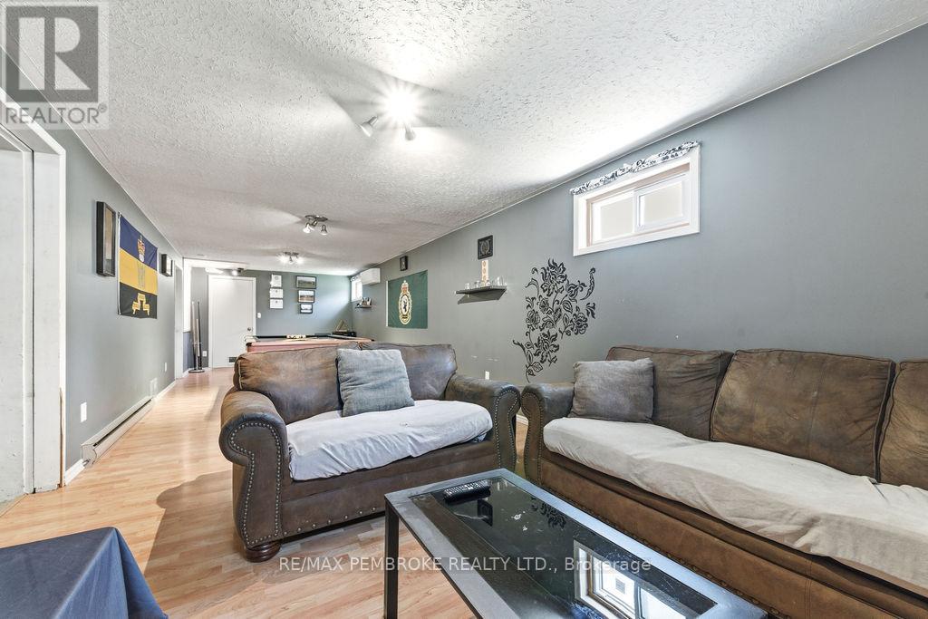 32323 17 Highway, Laurentian Hills, Ontario  K0J 1P0 - Photo 28 - X13138112