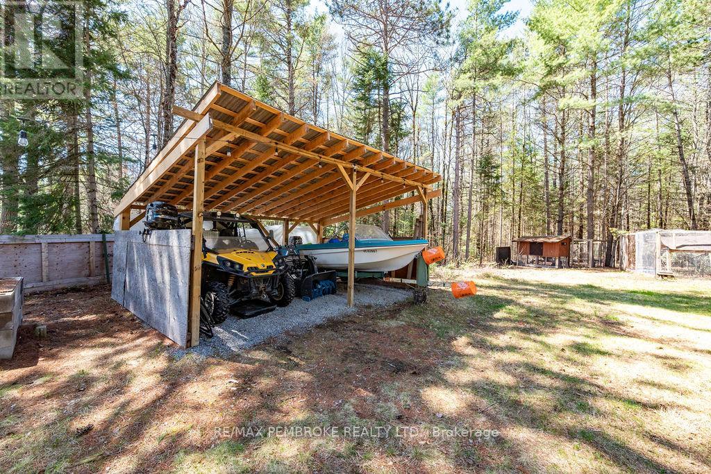32323 17 Highway, Laurentian Hills, Ontario  K0J 1P0 - Photo 35 - X13138112