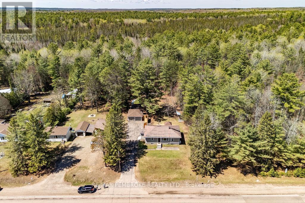 32323 17 Highway, Laurentian Hills, Ontario  K0J 1P0 - Photo 40 - X13138112