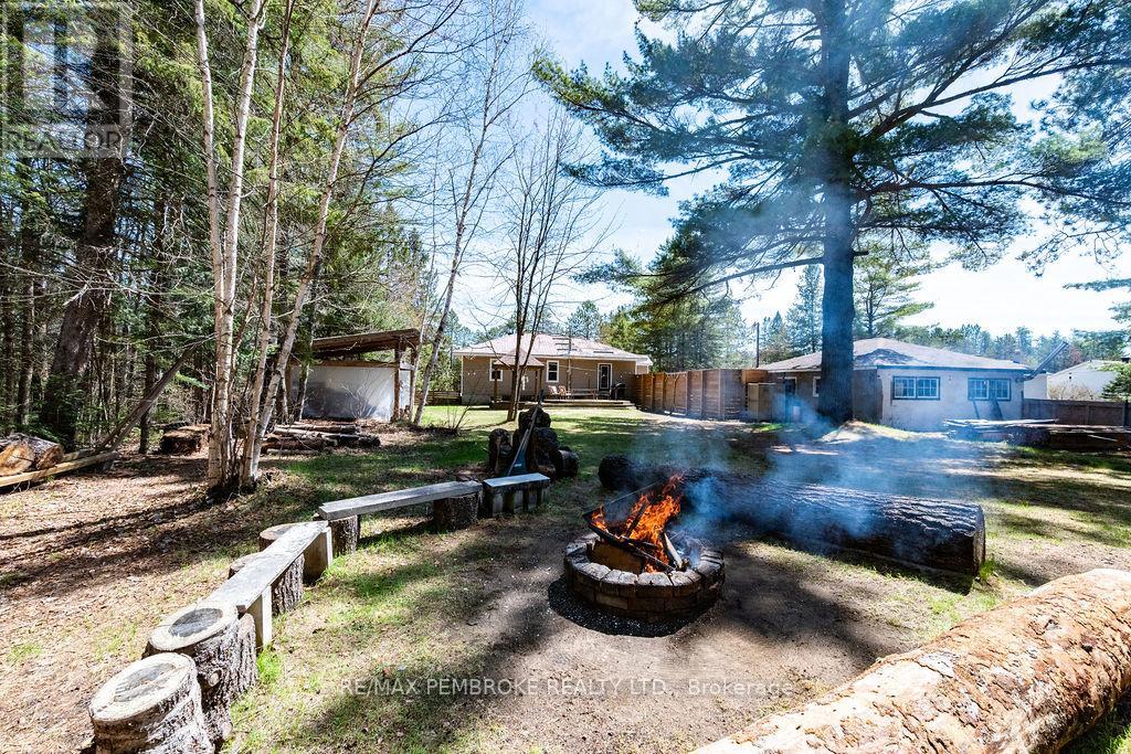 32323 17 Highway, Laurentian Hills, Ontario  K0J 1P0 - Photo 9 - X13138112