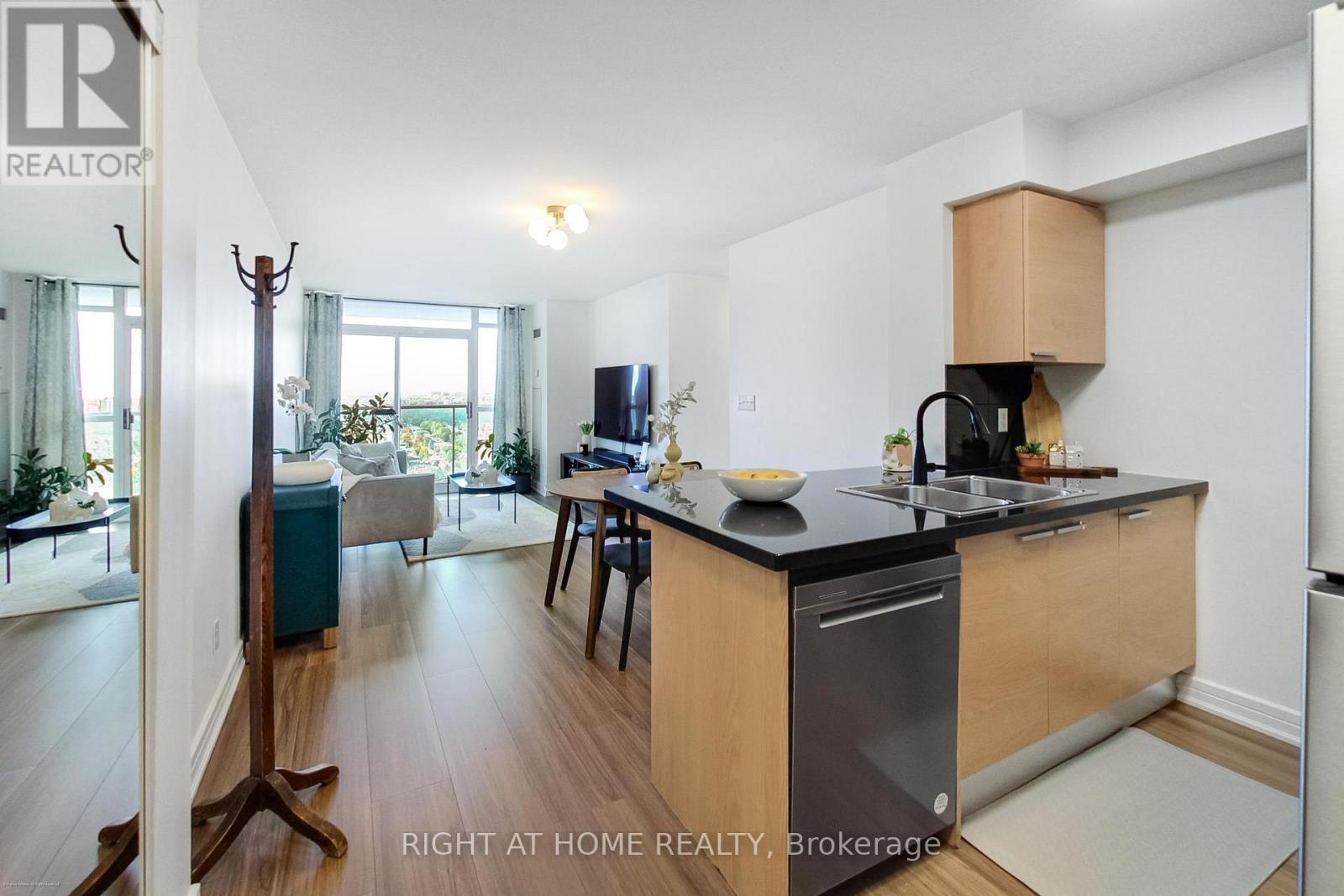 Lph02 - 16 Harrison Garden Boulevard, Toronto, Ontario  M2N 7J6 - Photo 2 - C13138080