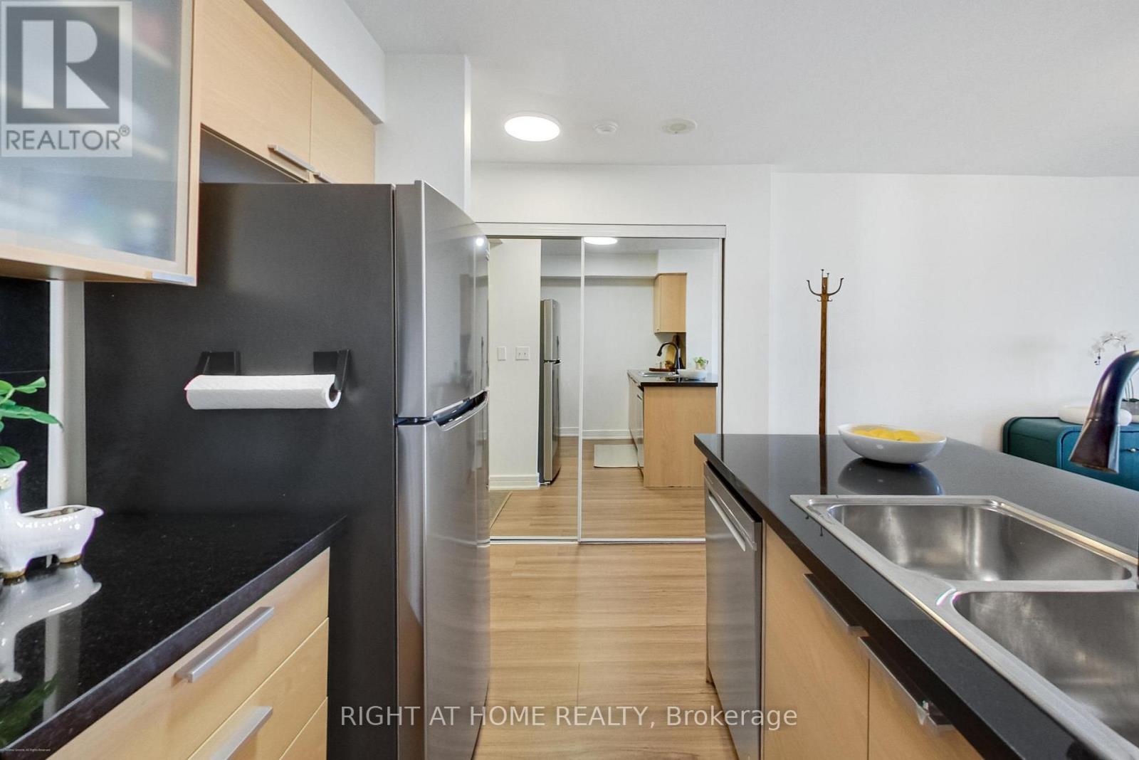 Lph02 - 16 Harrison Garden Boulevard, Toronto, Ontario  M2N 7J6 - Photo 5 - C13138080