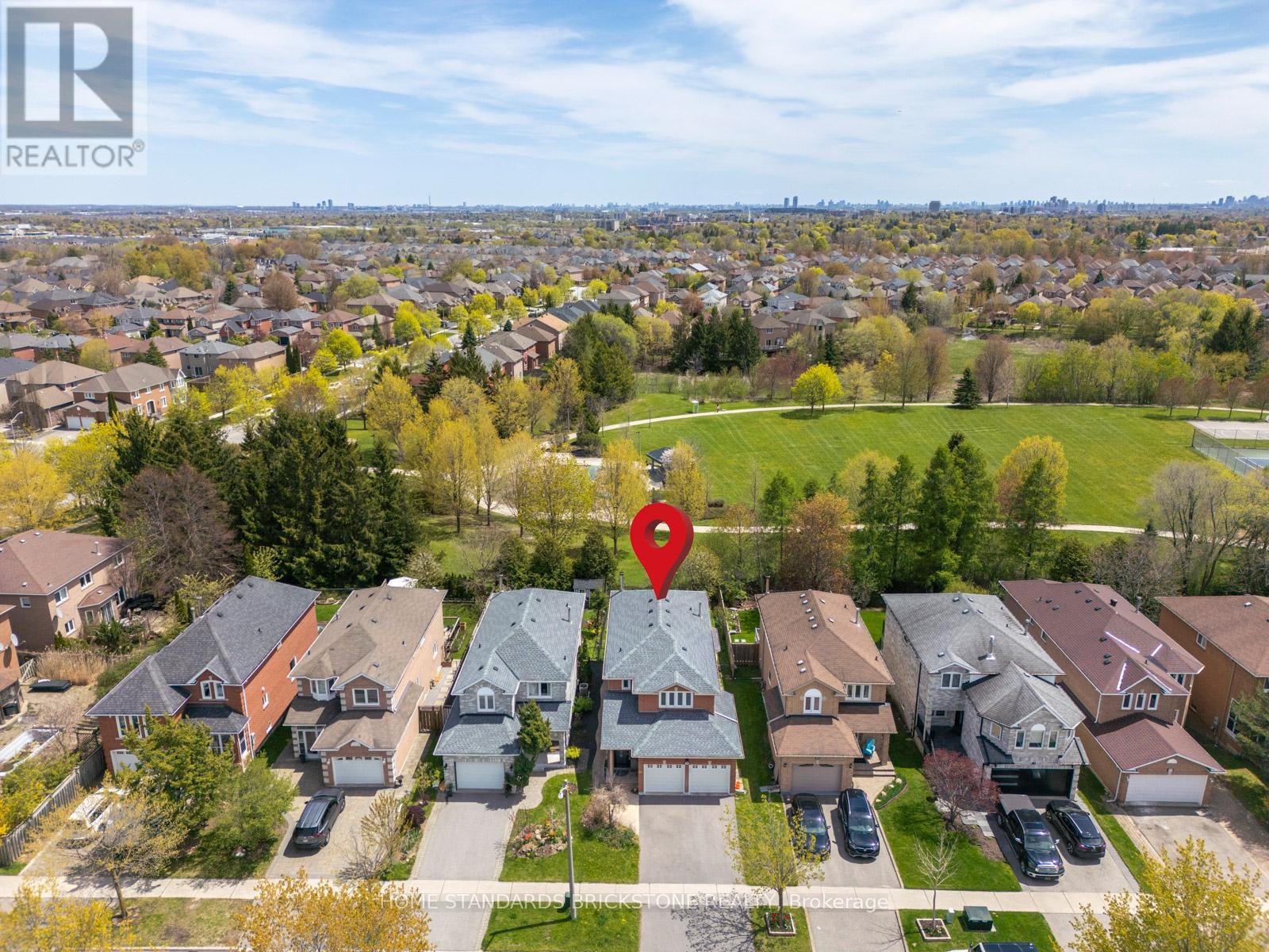 65 Springer Drive S, Richmond Hill, Ontario  L4C 0G3 - Photo 5 - N13138082