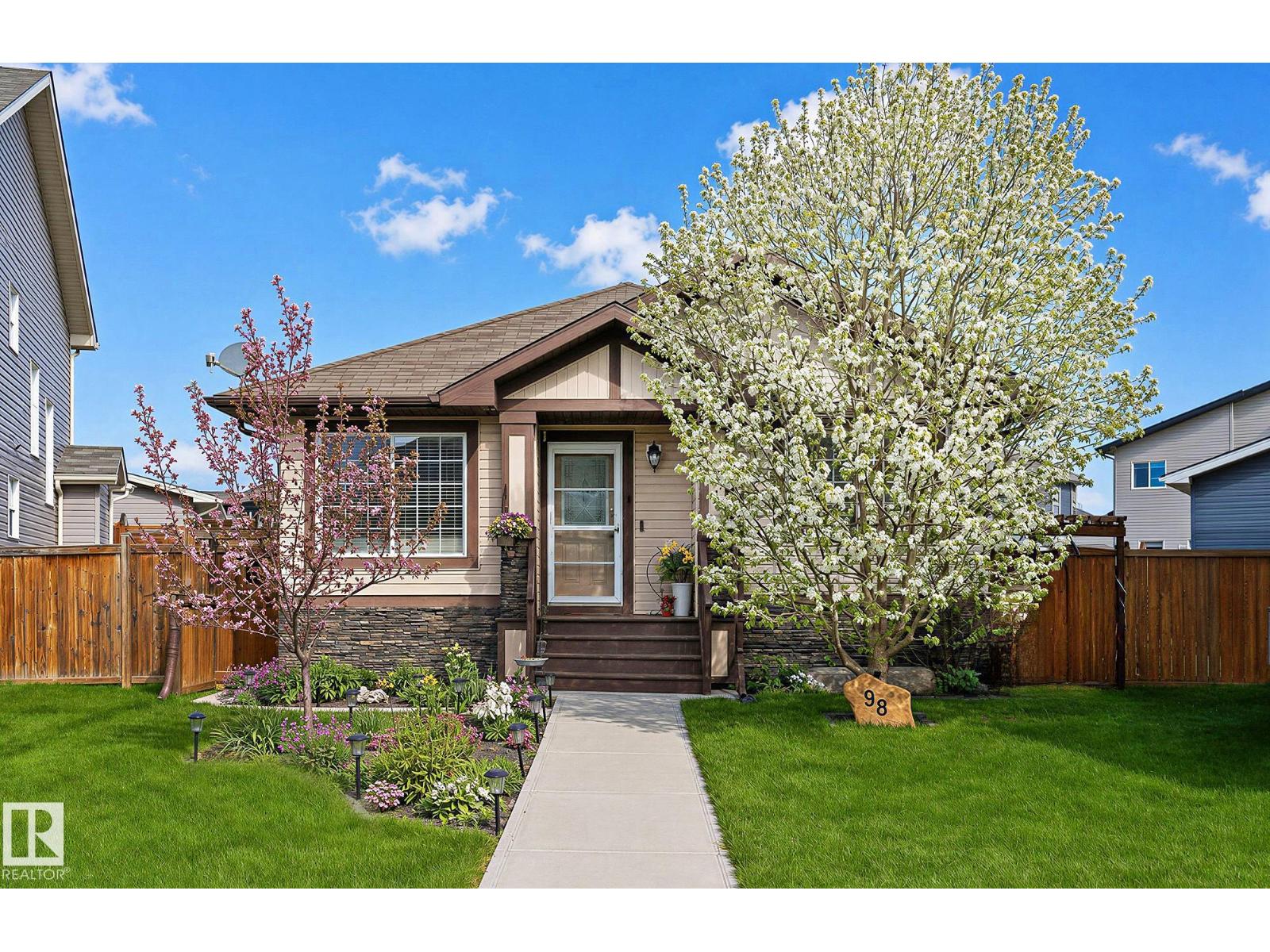 98 HEWITT CI, spruce grove, Alberta