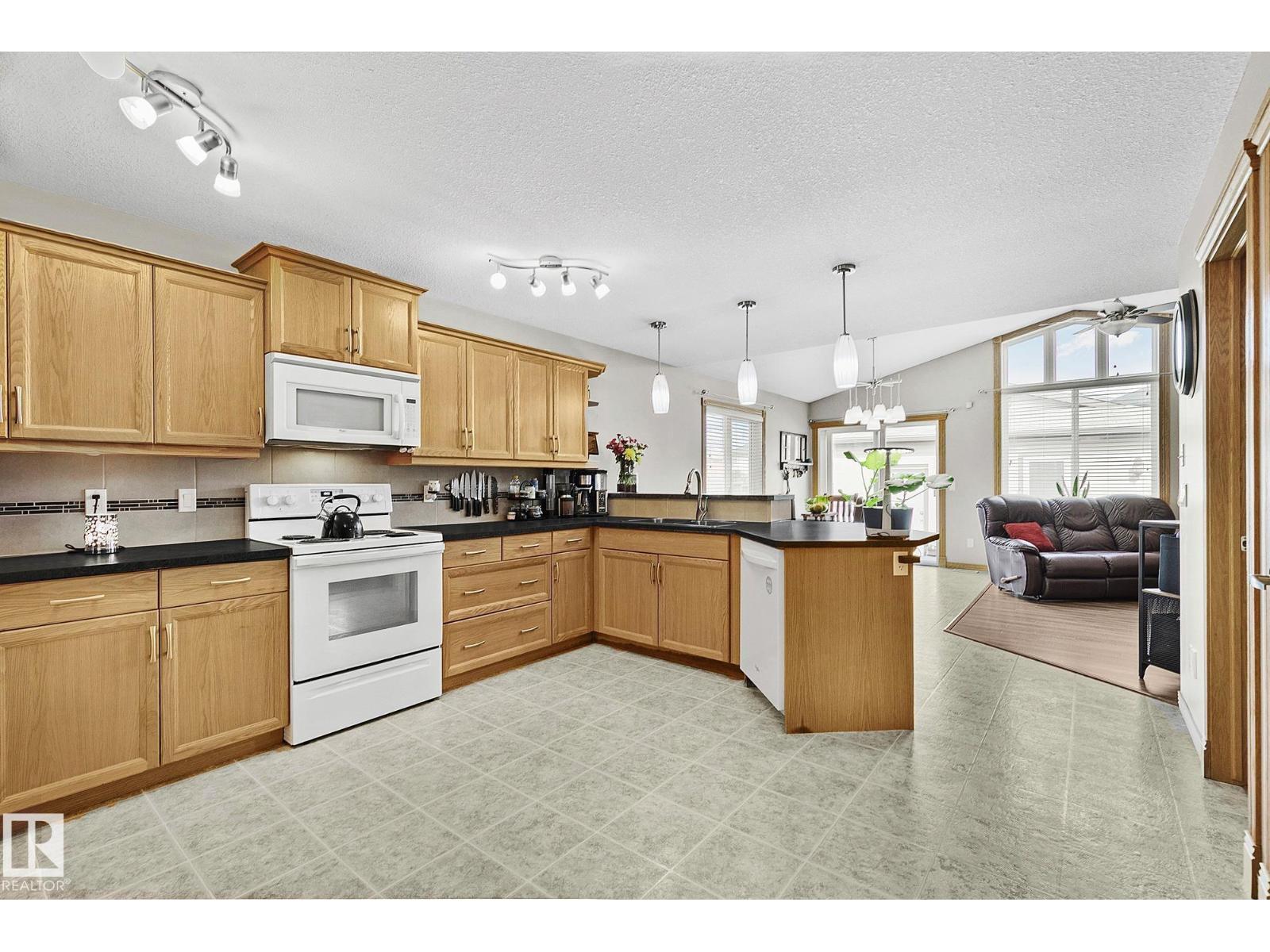 98 Hewitt Ci, Spruce Grove, Alberta  T7X 0P2 - Photo 11 - E4488267